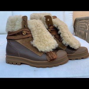 EUC Chloe shearling boots